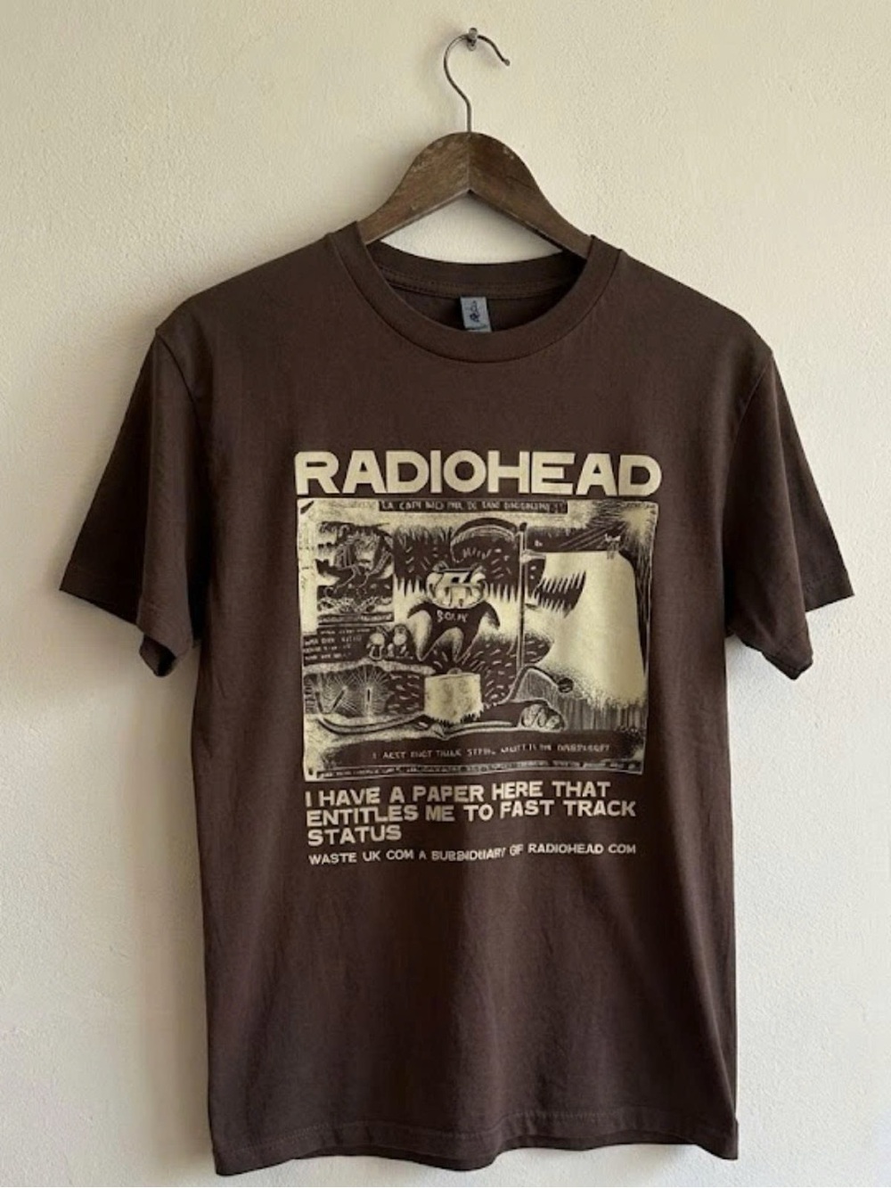 Gildan Brown Short Sleeve Radiohead Graphic Tee with Cream Print | Unisex Shirt